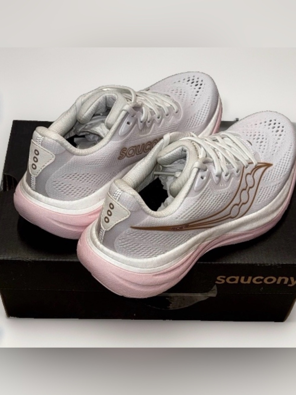 Saucony Women's Ride 19 Running Shoes – Size 7.5 – White/Silk Pink – S11055-151